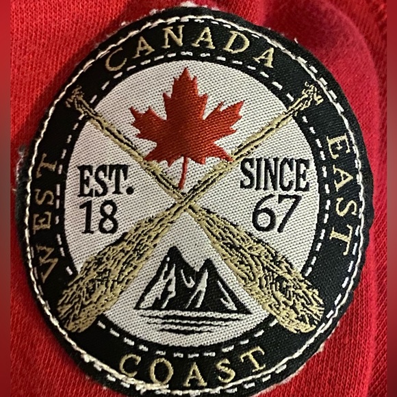 Canadiana Red Zippered Hoodie with Pockets Size M - Picture 7 of 12